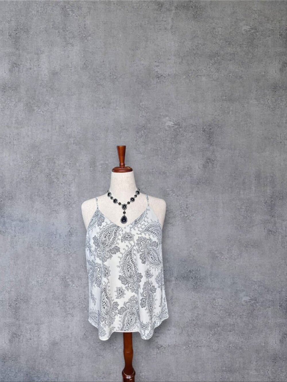 ✨ Olivia Grey Paisley Cami Tank Top Size XL